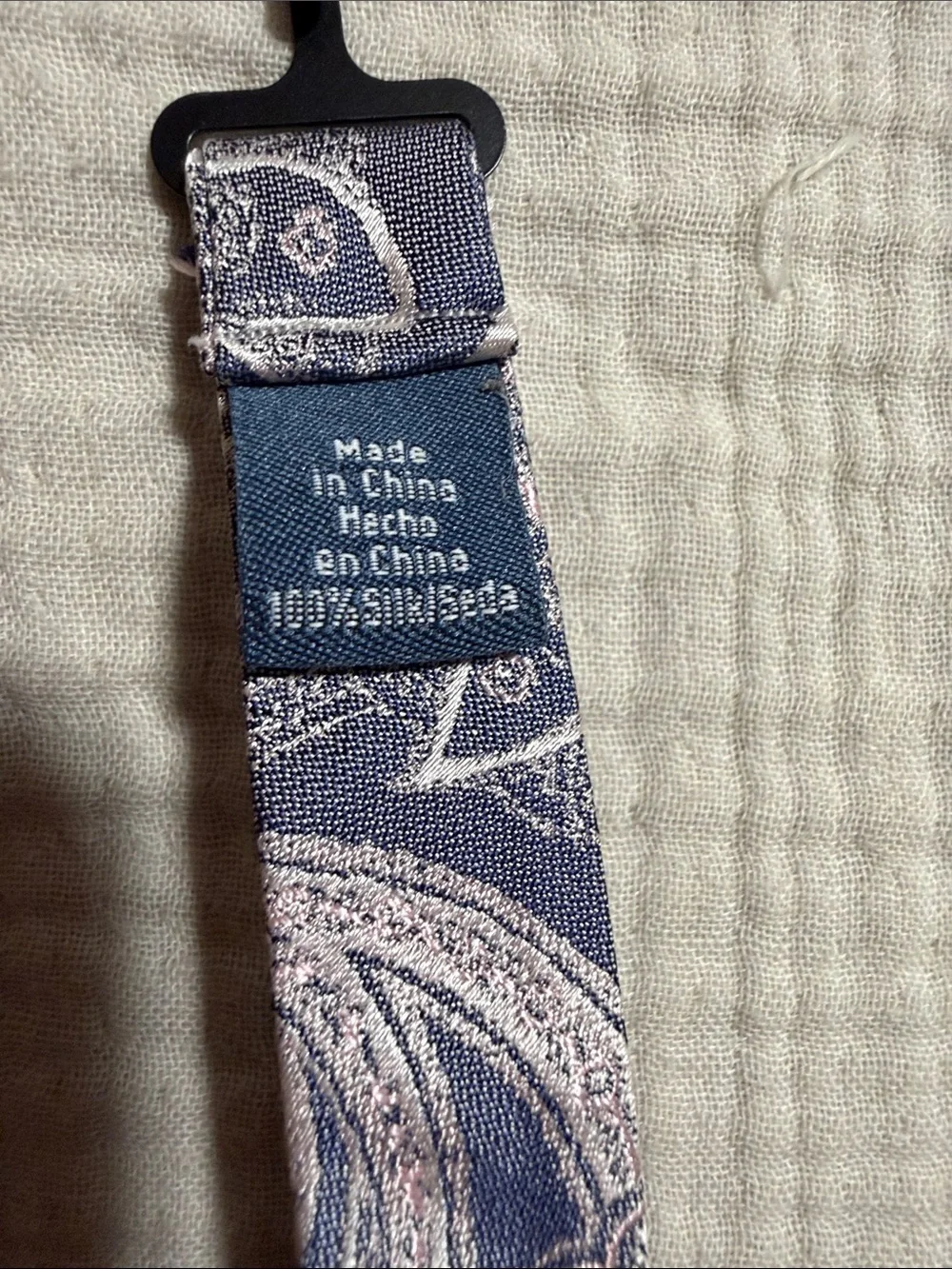 Ryan Seacrest Distinction Paisley Bow Tie in Navy Blue and Light Pink